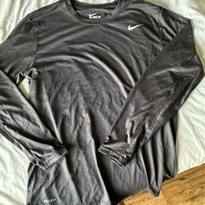 Men’s Nike dry fit long sleeve (NWT)